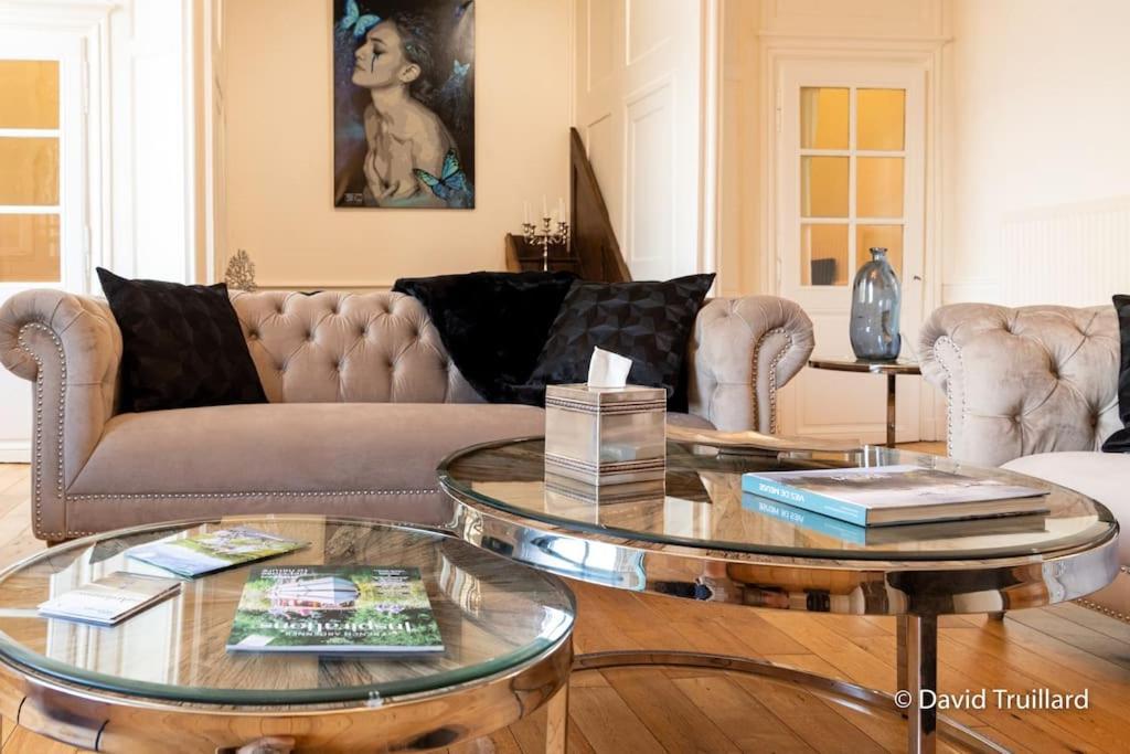 Suites Mana - Matahina Avec Vue Superbe Sur La Place Ducale Et Parking Prive Inclus Charleville-Mézières Eksteriør billede